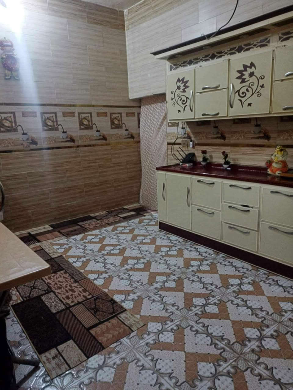 @إشارة السلام عليكم من رخصت الادمن بيت للبيع بل وافدين مقابيل التارتان مساحة 150 متر كامل مثل مواضح بصور السعر 32 وبي مجال الاستفسار اكثر الاتصال على الرقم ***********
