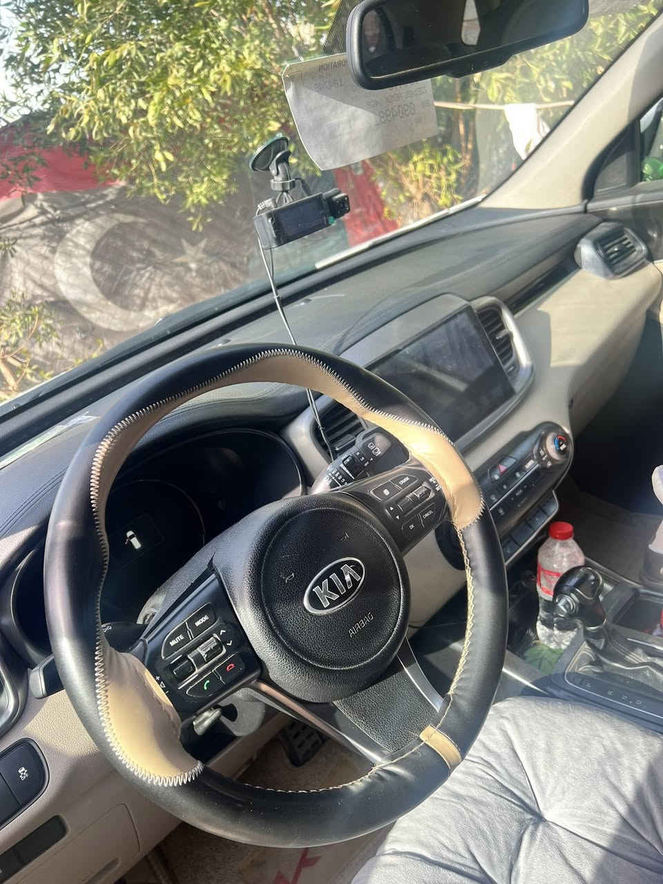 السلام عليكم سورنتو 2016خليجي كويتي فول مواصفات 
تبريد 3قطع المقاعد لاماميه تفئه تبريد كهربائي 

بنرامه فور ويل 7راكب اشاير بل مري ويل 19السياره مكفوله من صبغ وتبديل ماشيه 95الف عليهه ادامه كامل صدر ومحرك 
رقم بغداد الدولي مكانهه بغداد سعرهه 220وبيهه مجال ***********
