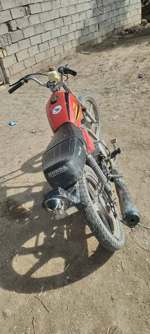 سلام عليكم  دراجه لل بيع موديل  18 كلك توه مجفته  ابيعك جوم حديد بس مكفوله من سرقه مكان ديوانيه سومر سعر خاص رقم الهاتف *********** ولي مايشتري رحمه ربك شوف وعبر حلال ناس
