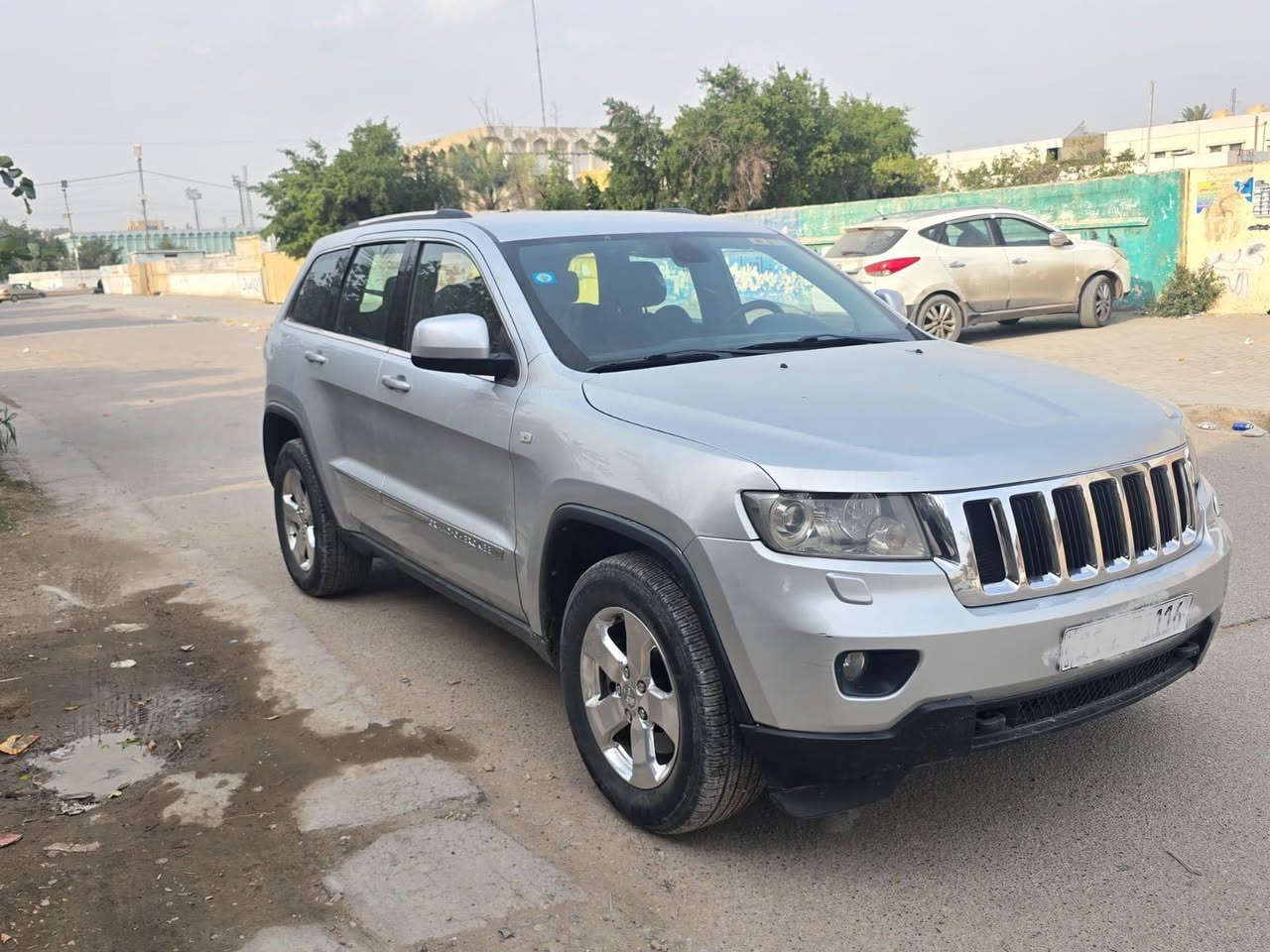 من رخصه الادمن
جيب لاريدوا موديل 2011 خليجي رقم بغداد بيها ضرر طخه بلجاملغ اليمنى ونصبغ على اثرها البنيد والجاملغ الايسر من اجل ترحيد اللون كما موضح بلتقرير السياره فور ويل  تحكم ستيرن مكان السياره بغداد الرصافه السعر 155
للتواصل الاتصال على الرقم ***********
