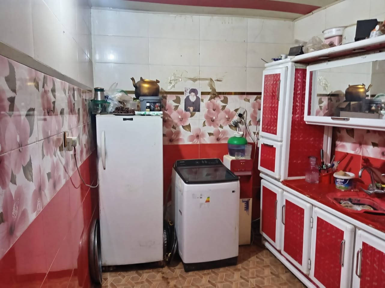 دار للبيع حي الزهراء ١٥٠متر ٣غرفه وصاله ومطبخ وصحيات نضيف السعر ٢٠٠ مليون مع المجال شارع ٦متر خلف مطعم ثابت 
***********
حسين الرماحي
