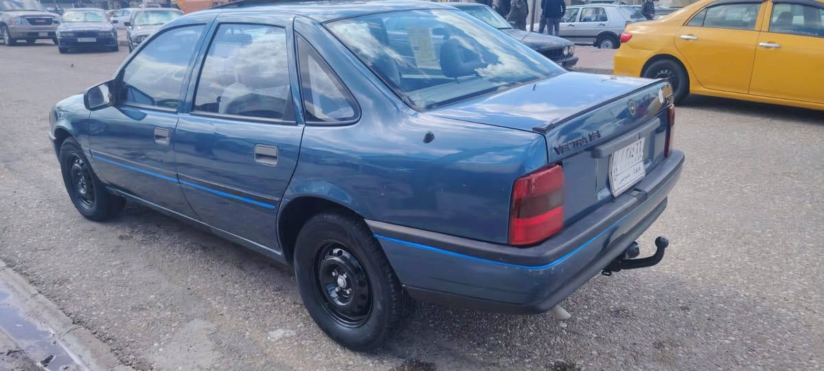 اوبل فكترا موديل 1989حجم 16 قايش عريض باور استيرن  سقف سلايت قفل مركزي ريمونت صندوق سنويا مشروع وطني كوبون بانزين موجود شرط تحويل كير محرك بل شرط كهربائيات كله شغال سياره صبغ بدون اي ضربه سياره جاهز من كل شي سعر 35 بيها مجال شراي خابر على رقم ***********. كركوك, العراق
