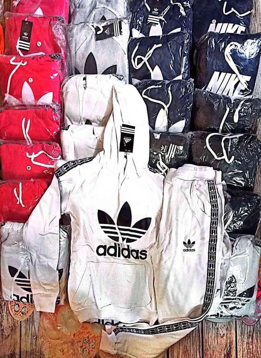 هلو بنات عندي تراكسودات شتوية ولادية وتلبس محير بس ب5000  بس بلبيت يعني لان عزلنا المحل 
مكاني حي الكندي قرب جامع الفردوس


**إذا كنت صاحب هذا الإعلان وتريد حذفه لأي سبب، رجاءا أرسل رسالة إلى الدعم الفني**