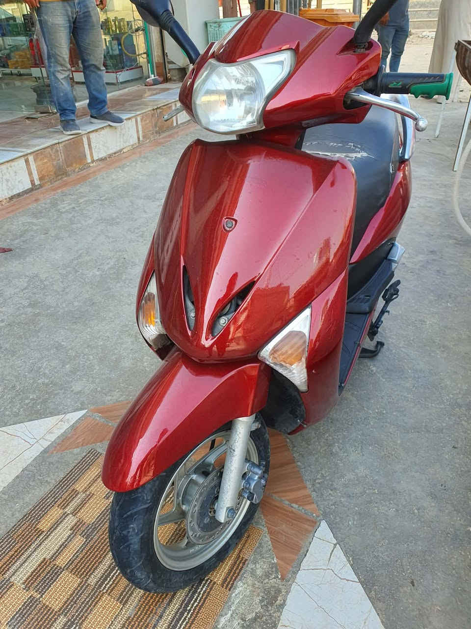 السلام عليكم
ليدي حديث للبيع 
دراجه خير من الله 
***********
