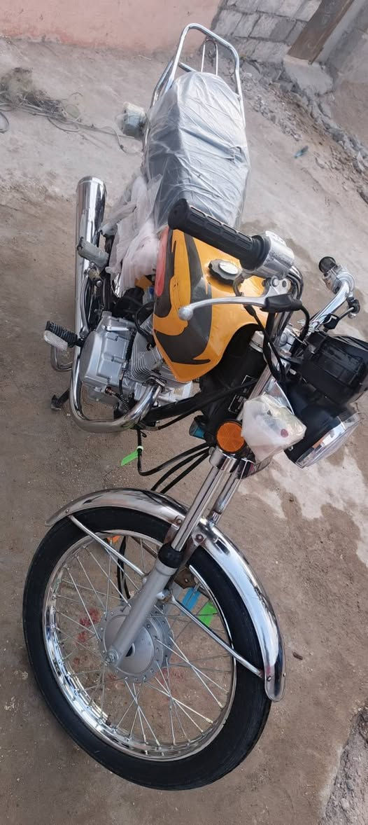 السلام عليكم للبيع دراجه نامه موديل 2025 بعدهي جديده اوراق سكنر دراجه مكفوله كفاله عامه دراجه شلعه ومعدل فول السعر خاص وهاذه رقمي ***********
