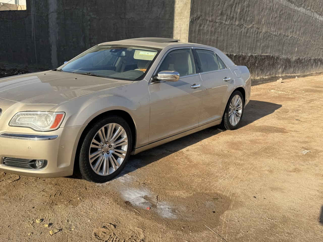 سلام عليكم اوبامة حديدة بدون رقم  2013 وارد خليجي فول موصفات 1/1 محرك 6 سلندر تو ويل  كفالة ضربة كص فتح السيارة جديدة كارتون العنوان البصرة ***********
