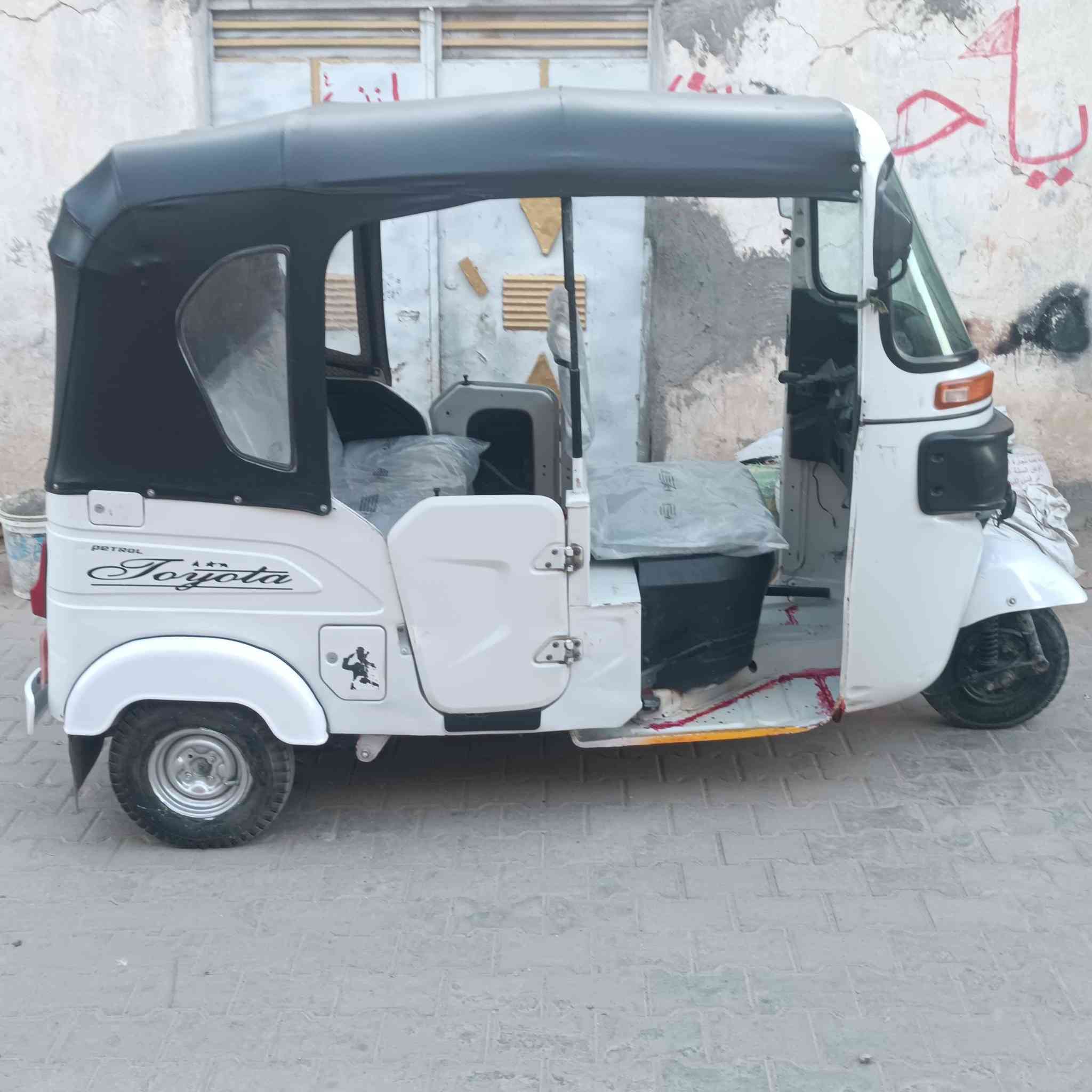 تكتك للبيع رقم وسنويه مكفوله كفاله مكان المجر الكبير للستفسار اتصل ***********  /***********
