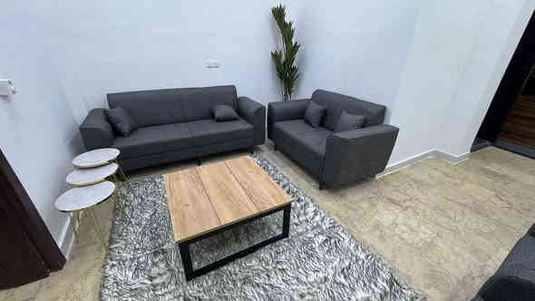 السلام عليكم توجد شقه للإيجار مؤثثه  فول تحتوي على غرفتين نوم وصاله وخدمات العنوان المنصور / الداودي  للاستفسار  أكثر
***********
