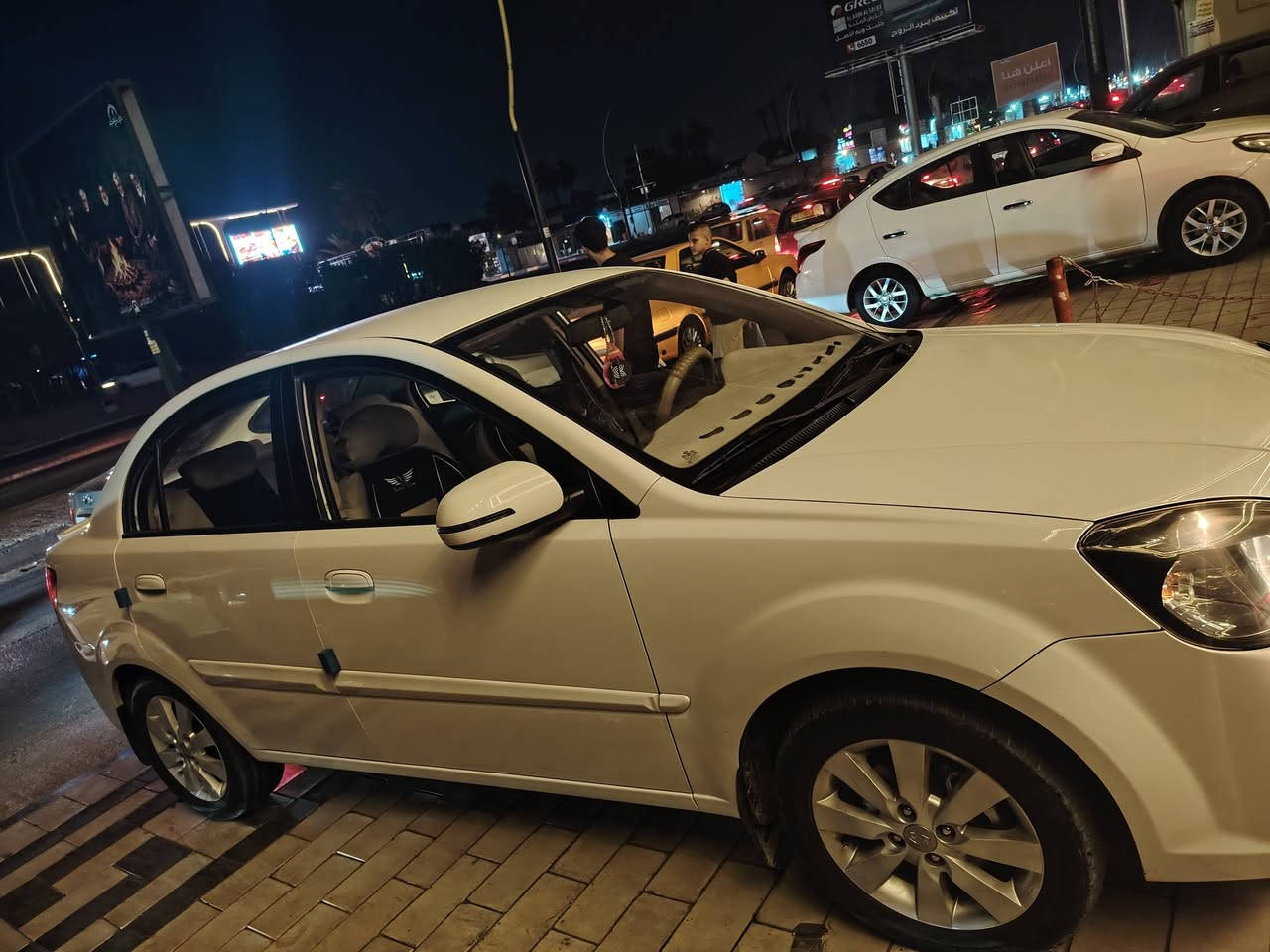 السلام عليكم
كيا ريو ٢٠١٢ خليجي شركة ماشية ٤٣ حقيقي علي ايد وحدة بيها صبغ باب خلفي ايمن اثر طخة جدا بسيطة ورصعة باب السايق على وضعها
سيارة جديدة لوك على وضع الشركة سبيرها منازل
تحكم ستيرن وبروجكتر اربعة ويل كب شركة محرك ١٤٠٠ على وضع الشركة 
كير محرك تبريد حدادية تايرات جديدة 
السعر ٨٣ 
رقم الهاتف ***********
مكانها الاعظمية شارع المشاتل
