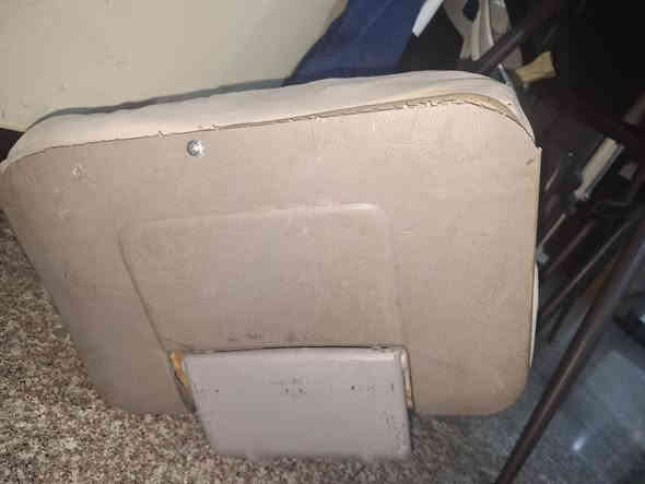 السلام عليكم كشن ممر ضيق للبيع العدد٣ بغداد ليريدهن يتصل ***********
