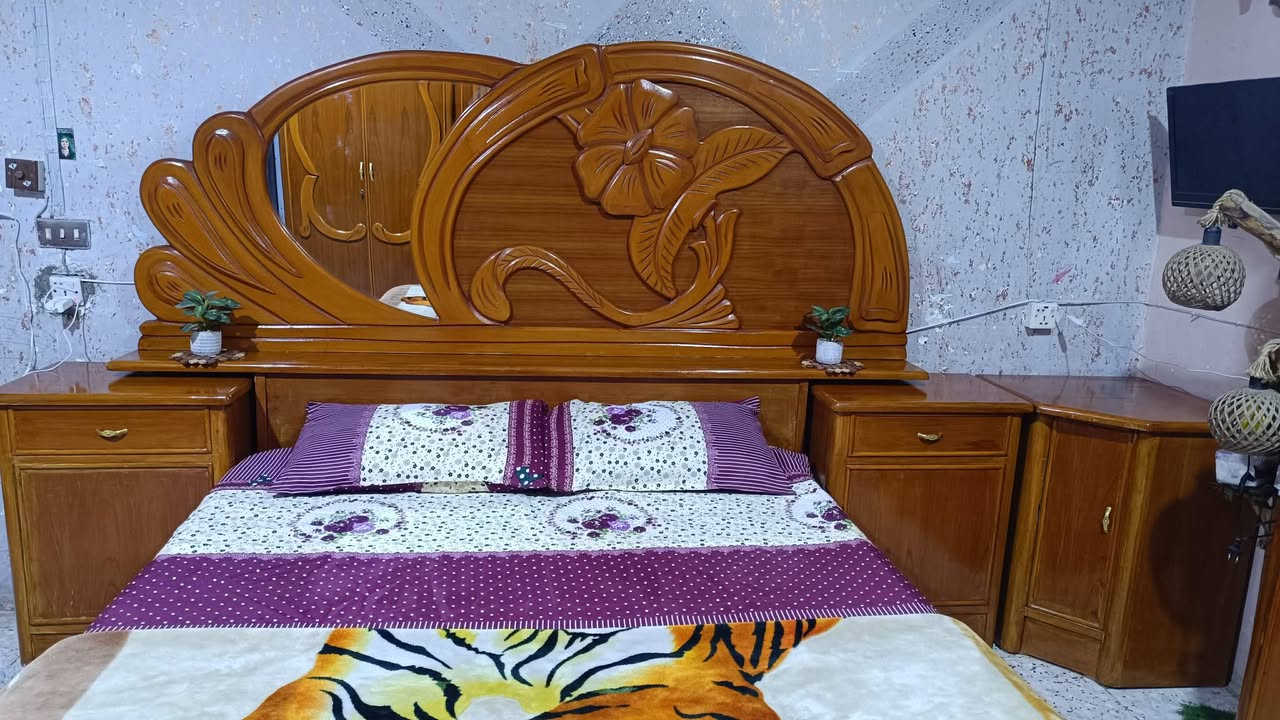 غرفه تسكام صاج داخل وخارج ام السته طابقين ظهر جرجوبه نظيفة كلش خشب جاوي 8قطع مكاني محاويل للاتصال ع الرقم ***********
