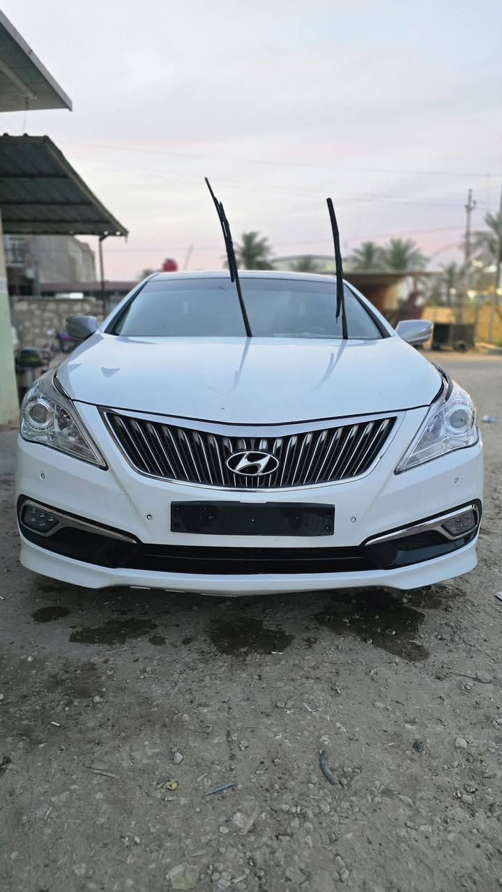 السلام عليكم
🚗 للبيع – هيونداي أزيرا 🚗
سيارة خليجي نظيفة فول vib  ومكفوله جاهزة للاستخدام اليومي بدون تعب.
✅ الموديل: 2011
✅ المحرك: (3000)
✅ المكيف: ثلج ❄️
✅ المحرك والجير: بحالة ممتازة
✅ الداخلية: نظيفة
✅ الإطارات: جيدة

📍 الموقع: (بابل/الحله)
📞 للاستفسار: (***********)
