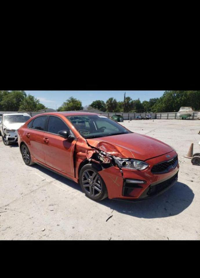 سلام عليكم كيه فورتي موديل 2021 جي تي لاين سنويه بسمي صور حادث مرفوقه سياره جديده ماشيه 60 ميل هذا رقمي  شباب مكلف بل نشر بيه وتساب  جديده السياره لسعر 140 //////// وبيه مجال الطيبن لشراي يتصل ويدلل السياره احلى من الصور لله شاهد فول الفول لاخير ***********
