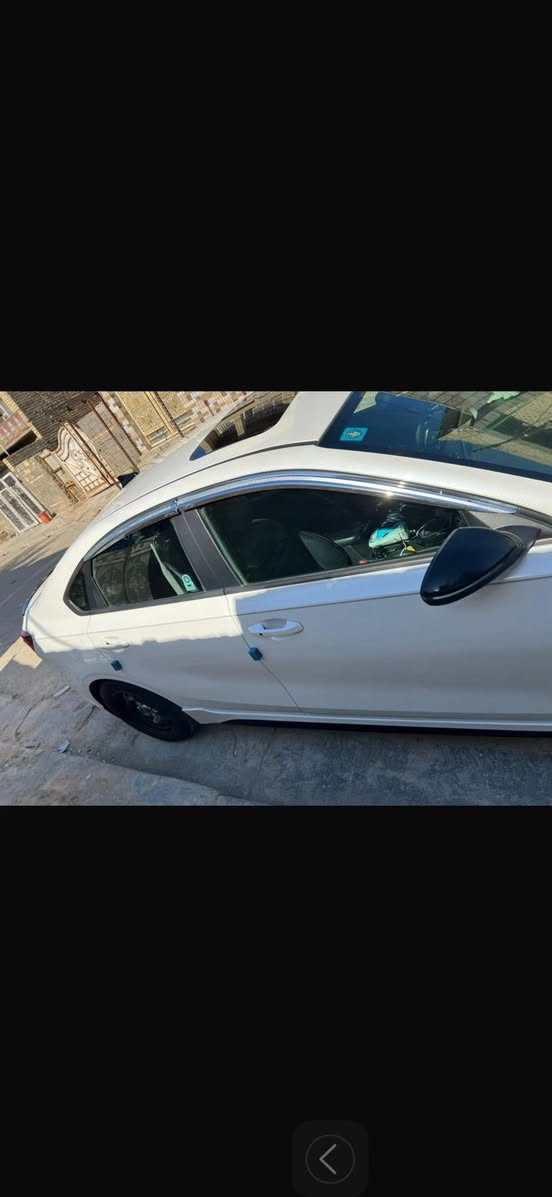 السلام عليكم
للبيع فورتي 2021 GT لاين فول مواصفات 

فتحه شاشه بصمه جلد كشنات كهرباى 

تدفئه تبريد قياده ذاتيه رادار تحديد مسار تثبيت سرعه السياره فول واحد 1️⃣ على واحد للاستفسار اكثر ***********
