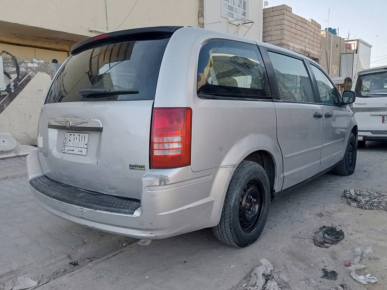 السلام عليكم  كلايزر موديل 2008 فول موصفات بيبان جنطه كهربائي جام 6 جامات كهرباء محرك جديد ستونه شادي 3300 تبريد تدفئه كهربائيات كله شغال كل نقص ما بيه سياره ما جناي وكلين بدون حادث عدنه  بارد قبق جنطه بس مكفوله من كلشي داخله من امريكه علا دينه جاهزه ورقم بغداد سنويه لل27 بسمي مكاني نجف وسعره 105 للاستفسار ‏‪***********‬‏
