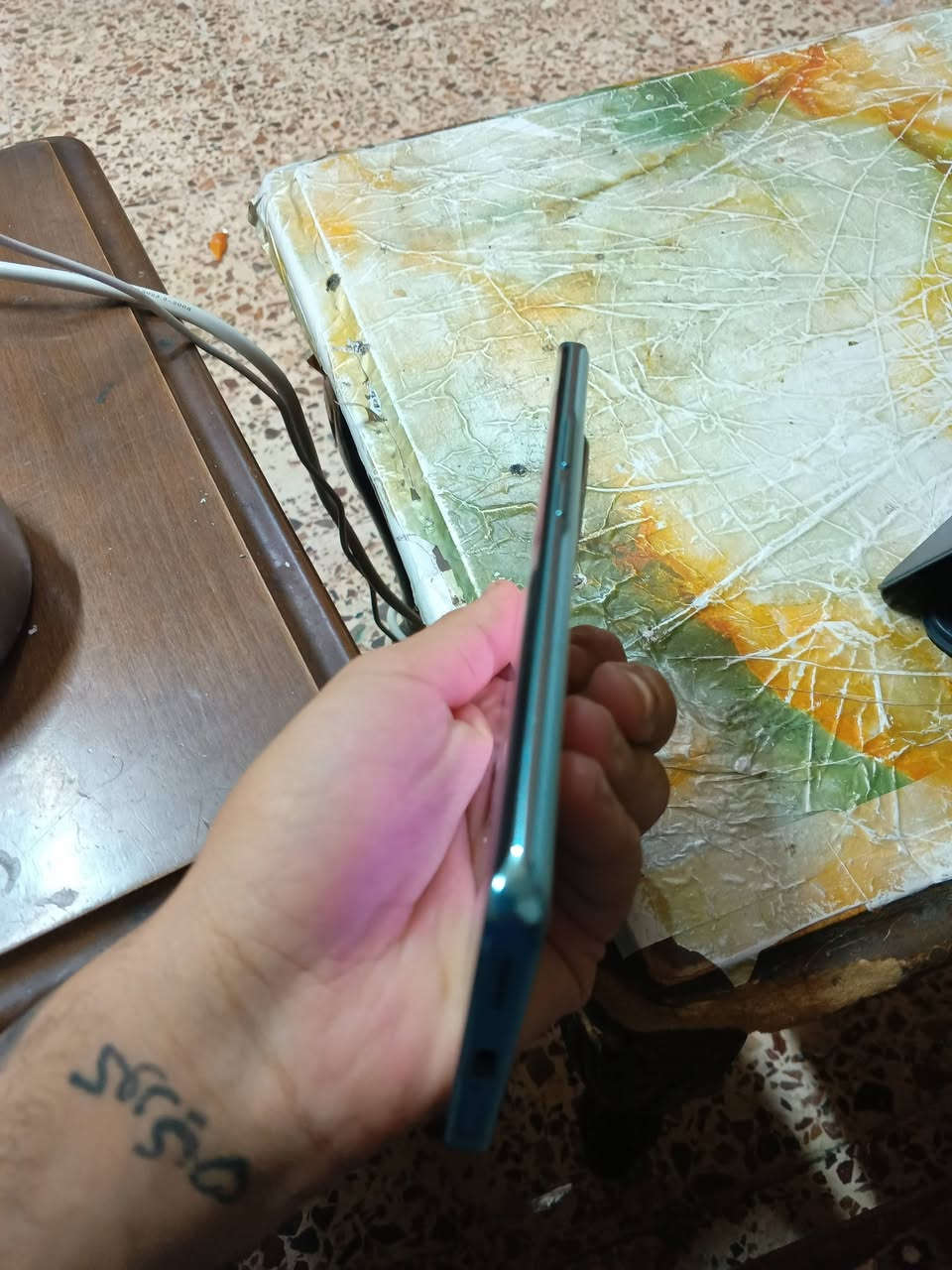 جهاز هونر  اكس 9 سي 5G
جهاز وكاله استخدام اقل شهر يجي مواصفات
المعالج. سناب دراكون 6 يعني سلس جدا بالالعاب
الذاكره 256
العشوائيه 12
الجهاز وكاله مامبدل بي اي شي 
بطاريه 6600
ويجي 120 هرتز
واليسال عن الببجي يشغل HD  90
كارتونه وملحقات وشاحنه 66 واط 
السعره 325 وبي مجال للشراي
رقمي *********** مكاني بغداد
