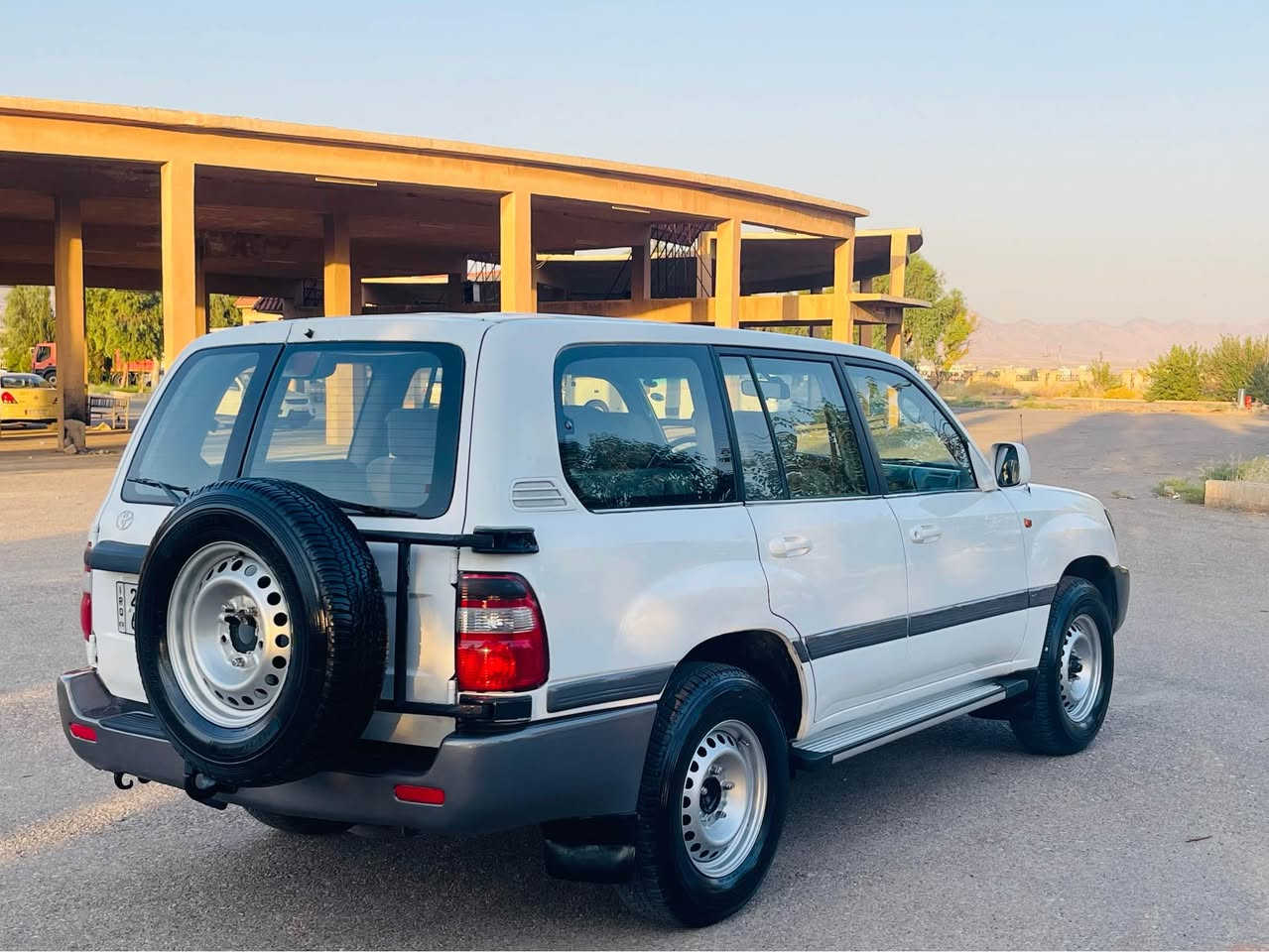 ***********
***********
مونيكا موديل 2003سى روعب  سه مه وى ره قه مى  هه تا ٢٠٣٠ نويه  ناوى نيه له حا سيبه ى به غداد كيرو مه كينه و ته بريدو ده بل ئه كسلو هه موو به شه رته ٥ تايه وويلى نوى  مالى دو سته سبو غ عامه به لام پيشو پشتى هيجى پيوه نيه  به لى سه كن كه وتيه  به لام زور خاوين مايته وه مالى دوسته 
سعرى 113
***********
*********** كويسينجاك, أربيل
