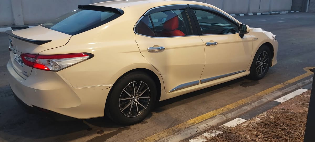 🚗 تويوتا كامري 2020
📌 مسجّلة 2022 – تكسي دبي سابقاً
🎨 لون بيج راقي
🛣 ماشية 117.000 كم حقيقي
✅ السيارة نظيفة كلش
✅️حساس ظغط الاطارات 
✅ ما بيها أي عطل أو إشعار بلشاشه 
✅ صبغ عام بس علمود إزالة الملصقات مال تكسي 
⚙ المكينة + التبريد + البطارية ميّة بالميّة
🔁 كير أوتو 
🚗  مري أوتو 
🎮 أوضاع القيادة:
إيكو – سبورت – منوال
🪟 4 جام أوتو (دوسة وحدة ينزل ويصعد للنهاية)
✨ هاند بريك بصمة
✨ أوتو هولد
✨ بروجكترات عدسة (قيمتها 150$)
✨ داخلية حمرة
✨ رقم بغداد خصوص
📍 المكان: الكاظمية
💰 السعر: 1️⃣4️⃣8️⃣
تواصل ماسنجر او الاتصال 
📞 للتواصل: 0️⃣7️⃣8️⃣8️⃣7️⃣7️⃣0️⃣0️⃣0️⃣7️⃣8️⃣
*********** بغداد, العراق
