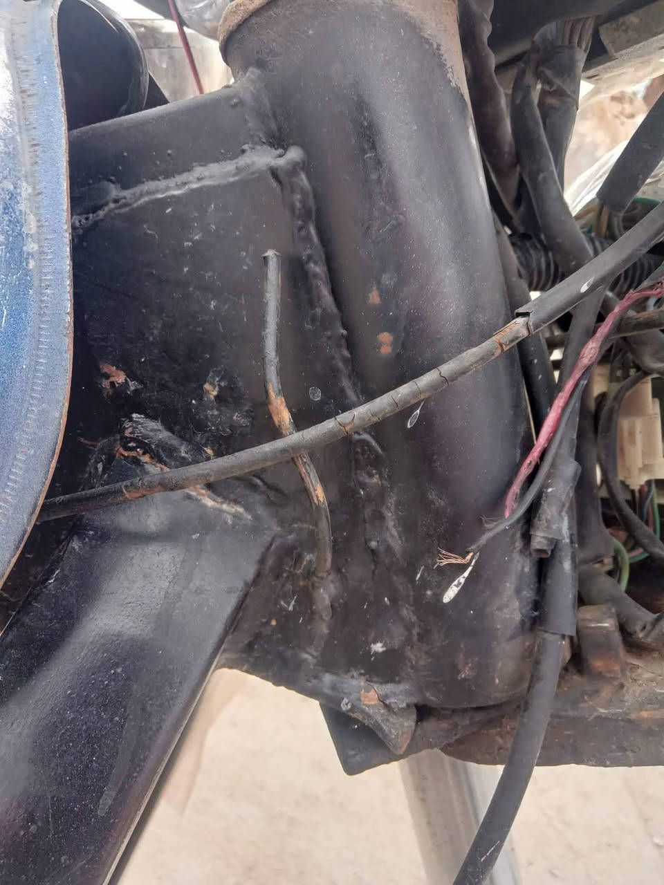 السلام عليكم ستوته اوراق سوري وياها ورقه وكيل ماكينه 23 مكان بالحمزه الغربي ستوته نظيفه وحلوه وشراي هذا رقمه موجود والسعر بواحد ونص.        ***********
