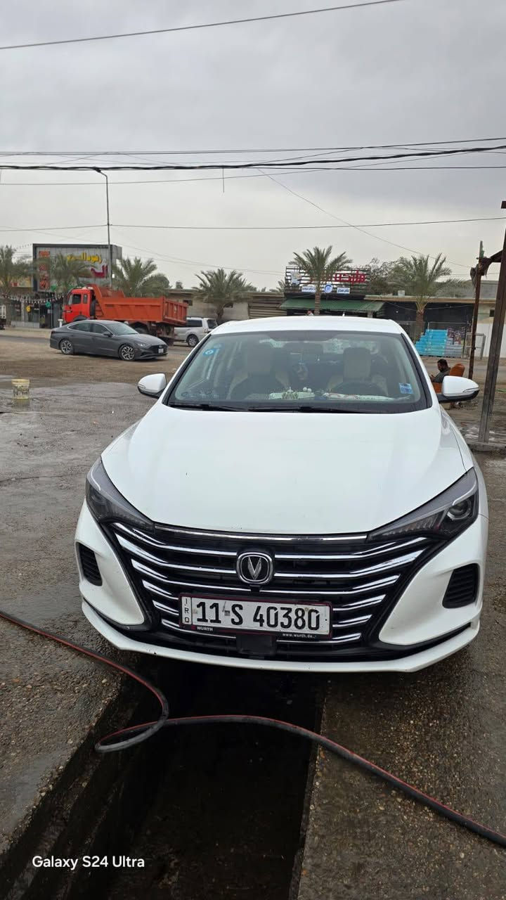 السلام عليكم
شانجان ايدو بلاص مديل 2023 
حرة ب اسمي داخل الظمان 
ماشية 70 الف حلوة وجاهزة 
السعر 18 مليون مكاني بغداد الكرخ 

***********
