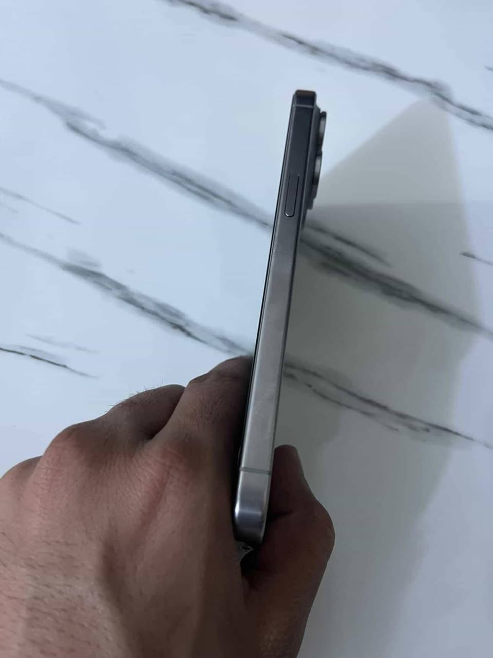 ايفون 15 برو ماكس ذاكره 256 بطاريه 80 مبدل شاشه مال تفصيخ اصليه 100‎%‎ الجهاز شرق اوسط كارتونه وكيبل ويا مال
الجهاز
 عنواني بغداد شارع صحه 
سعره 800 وبي مجال حك جيبه 
جماعت 600 500 700 ما ابيع لا تعبني
رقمي ***********
