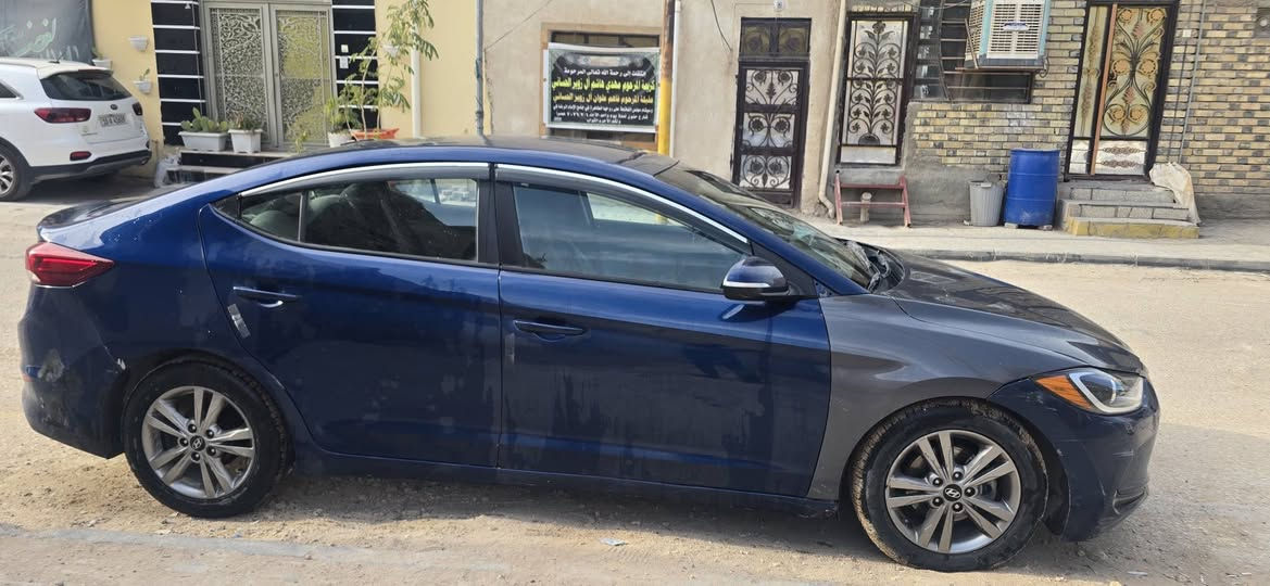 بسعر مناسب جدا  بيع سريع
هونداي النترا موديل 2017 
 وارد امريكي 
 الحادث بامريكا جاملغ امامي ايمن وبنيد وبالعراق نفس الحادث  
 بدون لغد ولا شاصي  
مصبوغة عام جمالية فقط 
گير حدادية تبريد على الفحص
ثلاث انظمة قيادة 
حجم المحرك 2000 دوش المرغوب يحتوي على مشكلة بداية كاسكت
مانع انزلاق
تحكم ستيرن
شاشة 
كامره 
تدفئه تبريد 
ويل كب كروم 
مكان السيارة بالنجف 

السعر ٩٢ وبيها مجال 
أي استفسار  الاتصال بالرقم 

***********
