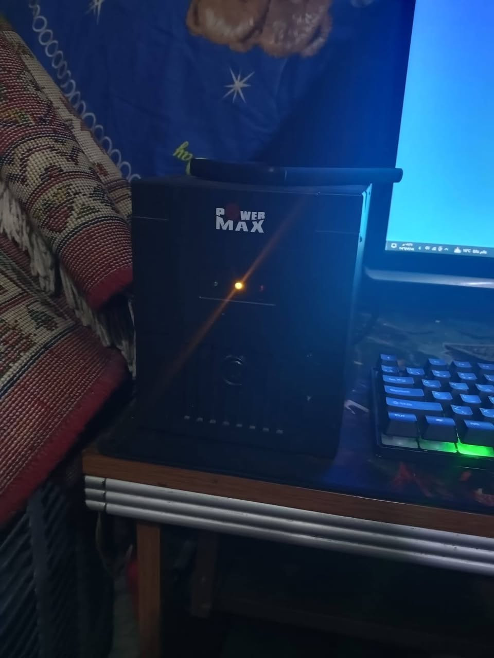 سلام عليكم حاسبه ممستعمله اهواي جديده نضيفه جدا شاشه حجم كبير ٢٨
يو بي اس ٢٥٠٠واط اصلي جديد 
ولحاسبات كامل المواصفات كدامك شوف وتأكد 
سعره هيه كله معه يو بي اس ١٦٠الف بيه مجال حق الجيه 
عنوان جميله
***********
