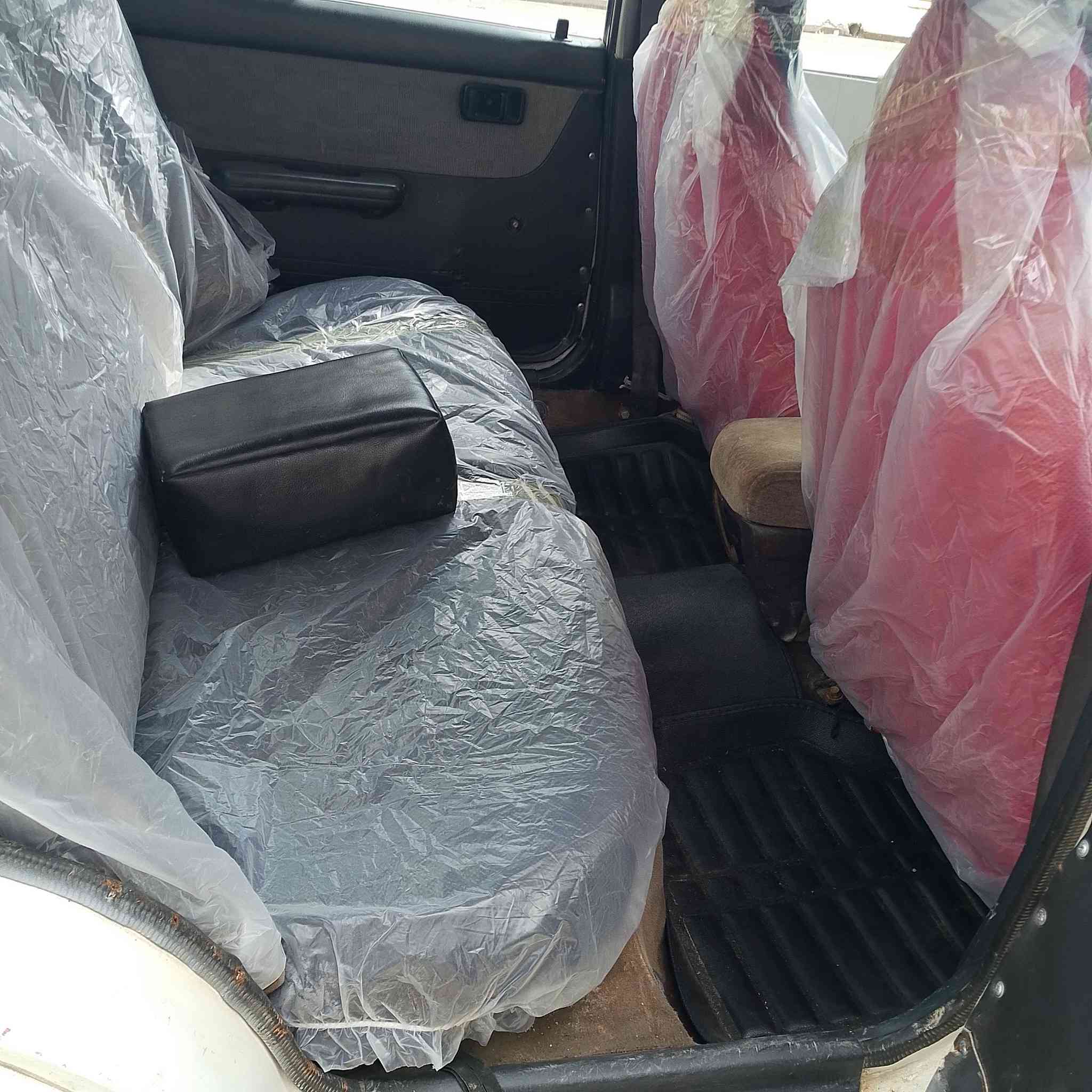 السلام عليكم.للبيع 
مازدة،،323
الموديل،،1990
لون ،،ابيض 
تايرات خير من الله 
بيها كاربون 
رقم نينوى انكليزي 
ما بيها
    لا صرف ولا نفخ 
الشرعي موجود بالموصل تريد تحول 
تريد وكالة 

سنوية بعدها ماصاقطة 

السعر 36وبيها مجال 

الهاتف،،، ***********
