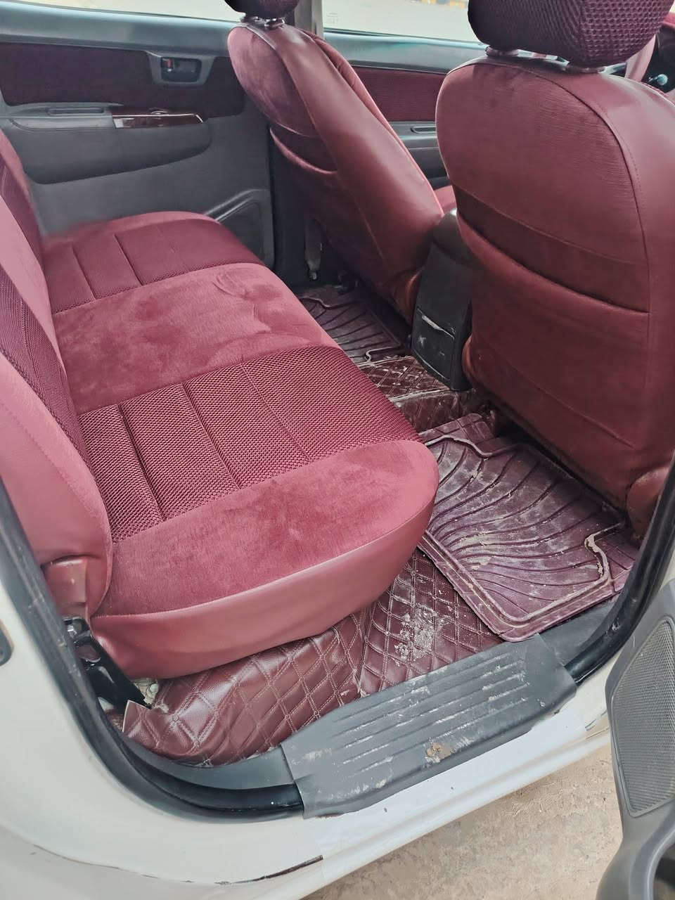 سلام عليكم البيع بكم موديل 12
شاصي19  كويتي الساير 
بيها قطع صبغ 
 بسمي شرط تحويل محرك وكير شرط
سياره جهازه وحلو مال جناي كيرعادي 
مكانك سياره بيجي 
سعر160وبيه مجال قليل 
مراوس يرهم حسب القناعه 
رقم الهاتف  
  ***********
  ***********
