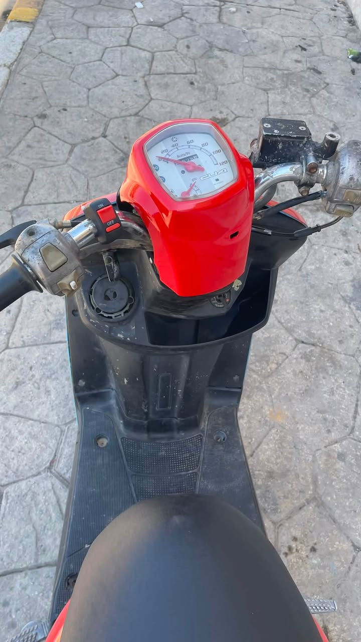 ً
للبيع ماكس بوليس دراجه شلعه ومعدل فول 
نقصها شخاطه سلف السعر ٣٨٠ وبيها مجال 
مكاني ديالى كنعان ***********
