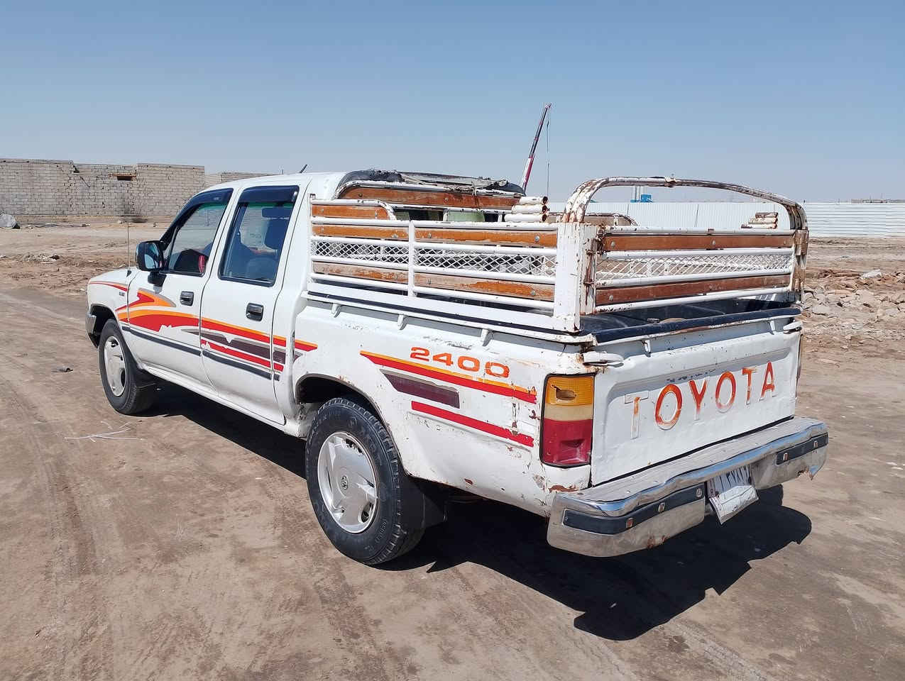 توته موديل 92 محرك وكير وكسن والشاصي مكفول والكشر شوف العين مكان ناصريه مركز تخم  السعر 65وبيهه مجال سياره جاهزه من الطول الطول***********
