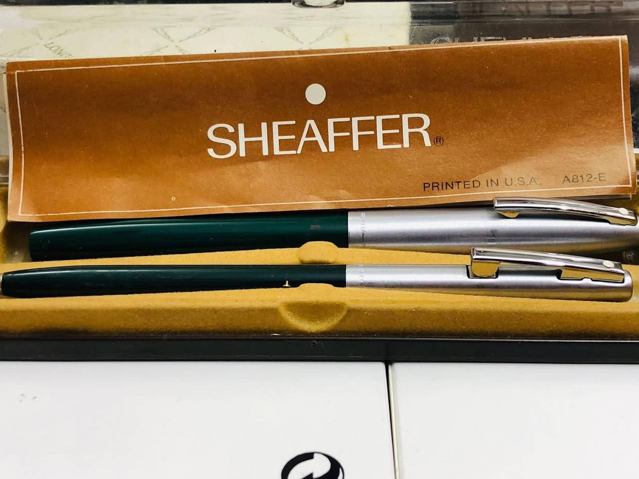 سيت أقلام شيفر ( Sheaffer) إمبريال  
أمريكي اصلي انتاج السبعينات  
ريشة استل استيل    
حبر - جاف - 
لوك غير مستعمل 
مع العلبه الأصلية والكتلوك   
السعر ٧٥ الف 
للاتصال ***********

