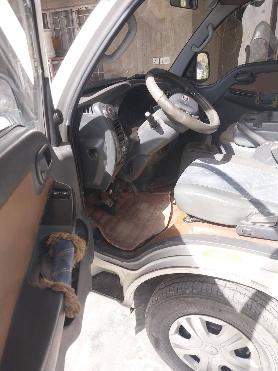 السلام عليكم
كيا حمل موديل 2018 رقم بغداد انكليزي مكفوله كير محرك اكسل شاصي مكفول رقم شاصي واضح  صدر امامي خلفي جديد سياره جاهزه 
مكينه لا تبخير ولاتنقيص سنويه ل 2028
المكان بغداد التاجي مقابل منشئت نصر 
الاتصال على الرقم *********** او واتساب
