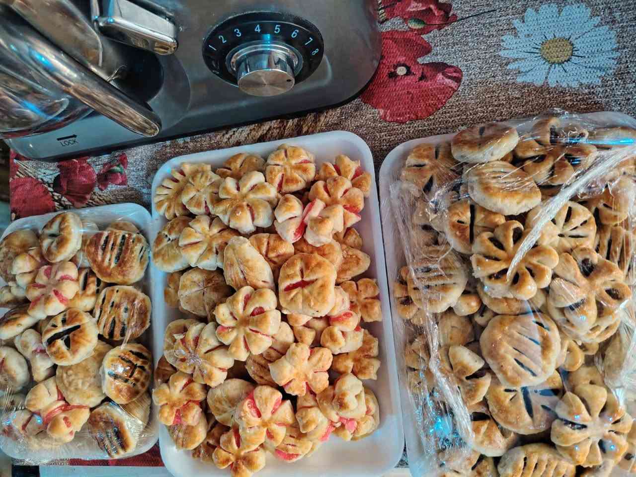 حسب الطلب 
حبايبي تم  فتح الحجز  كليجه العيد 
أعاده الله عليكم وعلى الأمة الإسلامية بالخير  والبركات عيدكم مبارك.
يتوفر توصيل لمناطق الامين 
للتواصل 
***********
