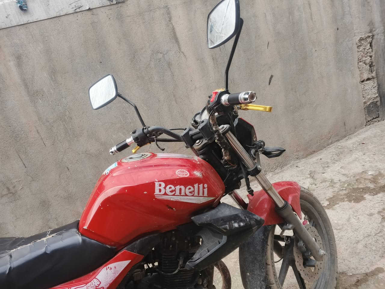ماطور دراجه ناريه من نوع  Benelli VLR نضيف واي عيب مابي مستخدم 3اشهر فقط سعره300وبي مجال


**إذا كنت صاحب هذا الإعلان وتريد حذفه لأي سبب، رجاءا أرسل رسالة إلى الدعم الفني**