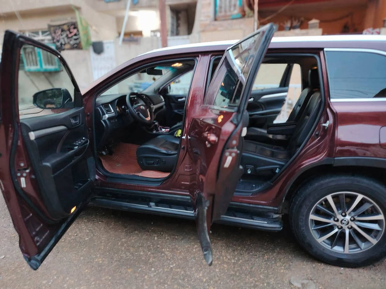 هاليندر 2019 سياحي منفصل
تبريد ثلاثه قطع احساس 
أمامي وخلفي جنطه كهربائي رادار 
 فتحه فول مواصفات
مكان بغداد الكاظميه سيارة بسمنه
رقم جديد هزه جديده
***********
