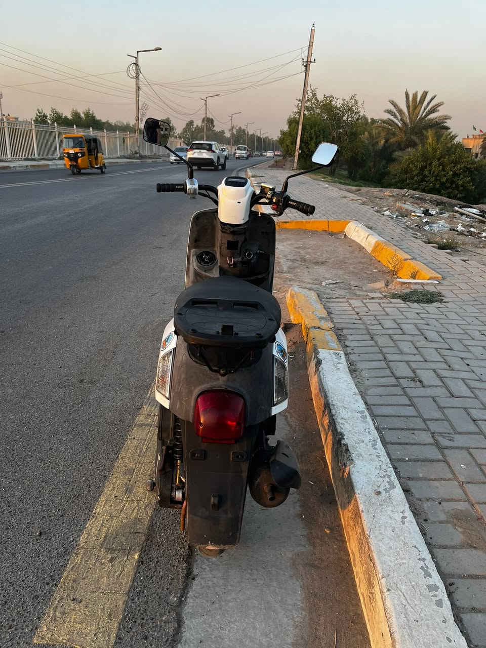 سلام عليكم 
دراجة بوليس نوزل الدراجة كاملة اي عيب ما تلكة بيها سلف وكهربائيات كلة شغال السعر 600وبيها مجال مكاني بغداد الكاضمية رقمي ***********
