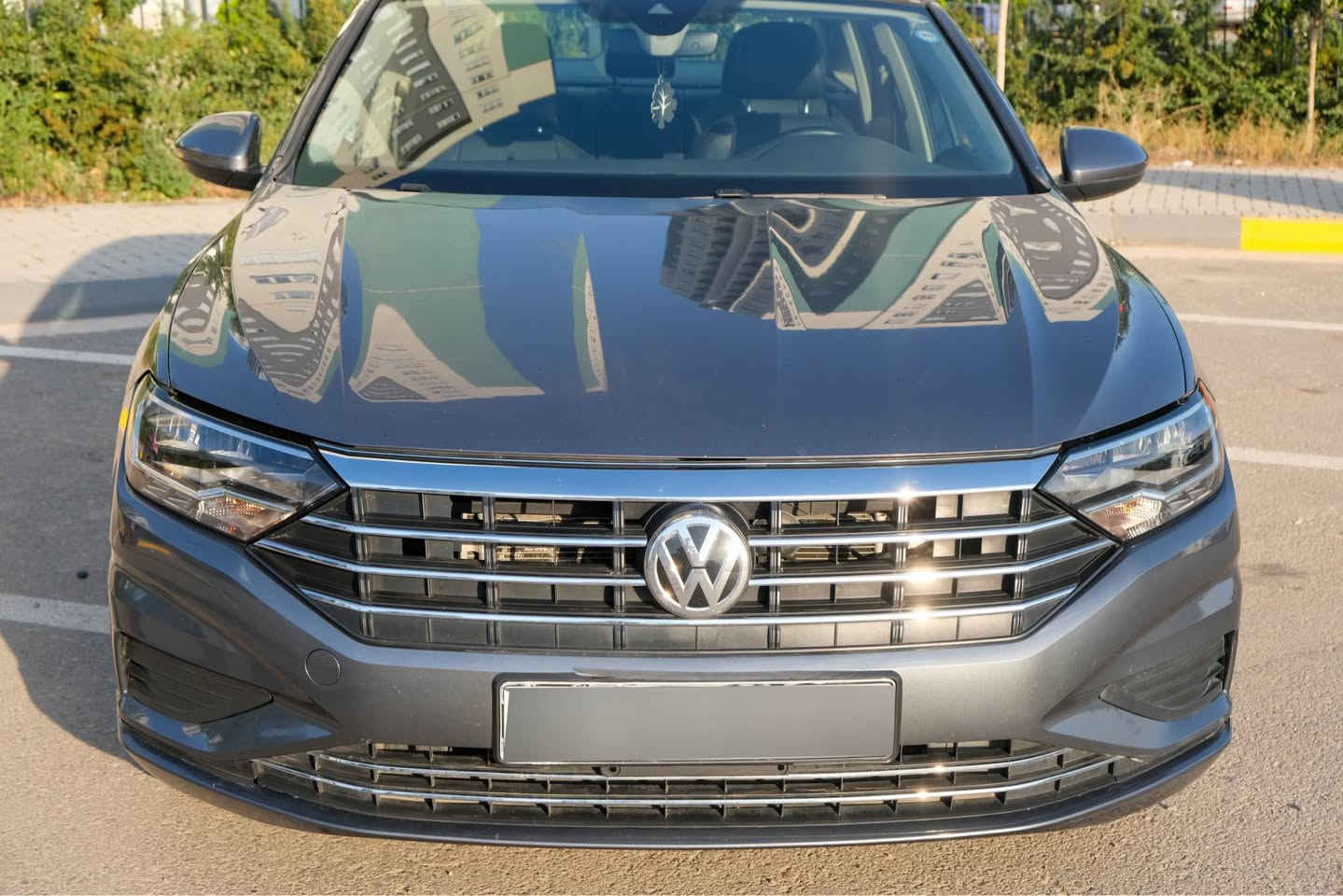jetta 2021 SEL فوول مواسەفات 
پانۆراما

‎کوشن جڵد 
‎کوشین هیتەر
‎کوشن کارەبا 
سێ مۆدی لێخورین 
‎ئیکۆ نۆرماڵ سپۆرت 
‎ناو لید 
‎تەبرید دوو زۆن 
‎شاشە گەورە 
‎ڕاداری پیشەوە 
‎ڕاداری پشتەوه
‎کامێرا 
‎گێر تۆماتیک حادی سپۆرت 
‎زۆر مواسەفاتی تر 
سەیارەکە بەس بۆنیتی کراوە بە بیلاد بێ بۆیاخ و پەلەیە pdr هەیە ناوگرتنو شانسی نییەتی بەشەرت رادێتەریشی بلادیە بەشەرت  گێرو مەکینە بەشەرت تەقەو رەقەشی نیە .
‎ماوەی ڕۆشتنی٤٨هەزار رۆشتوە 
شوێن سلێمانی 
ژت: ***********
ژت: *********** السليمانية, العراق
