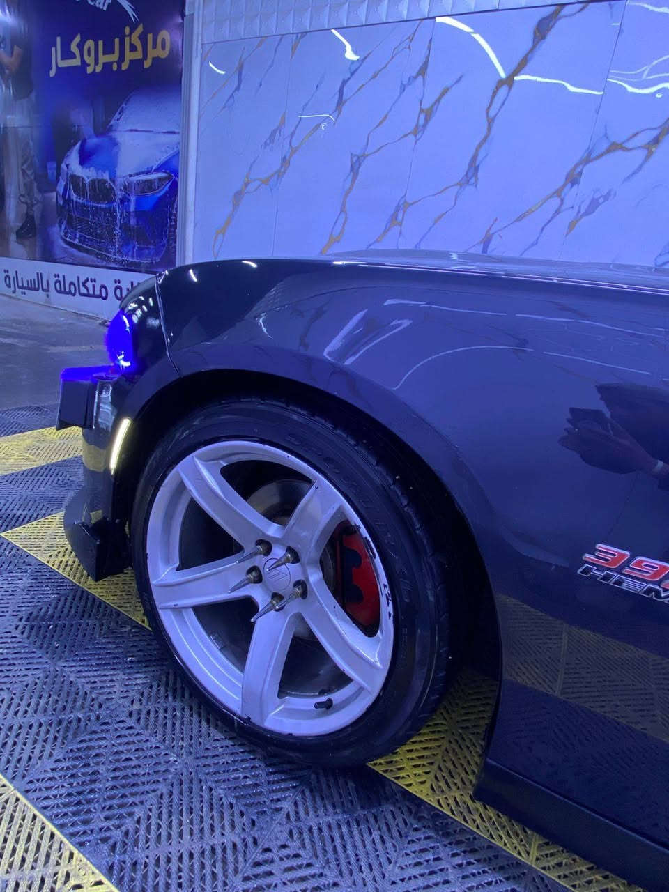 للبيع جارجر RT
جارجر 2016rt 
رقم بغداد  دولي تحويل مباشر 
وارد امريكي حادثه باب خلفي الصدر فقط بدون  دواخل.  
سياره جاهزه مجهزه الف متصرف عليها 
لون نيلي 
لد 
بلكات رسينك 
حجم المحرك 8سلندر 5700
تشغيل عن بعد 
شفتات ستيرن بلاد  سستم صوت 
حساس خلفي  هيتر مري 
نضام سوبر تراك تحكم باعدادات محرك  
تخم تاير ويل جديد جواها 
وباقي مواصفات معروفه مال RT
سياره نضيفه الف متصرف عليها 
مبرمجه يم مصطفى ايكل 
السعر المطلوب 175$
العنوان : بابل 
الاستفسار: ***********
