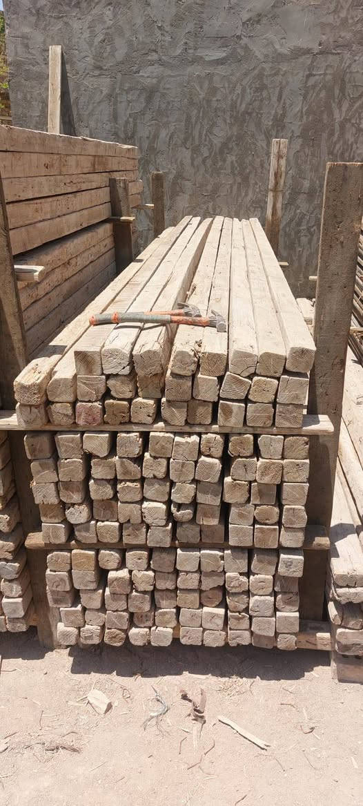 سير طول 3م و4متر وبلاويد استندر كيج 20شغله وحده للبيع مكاني حله الاتصال ***********
