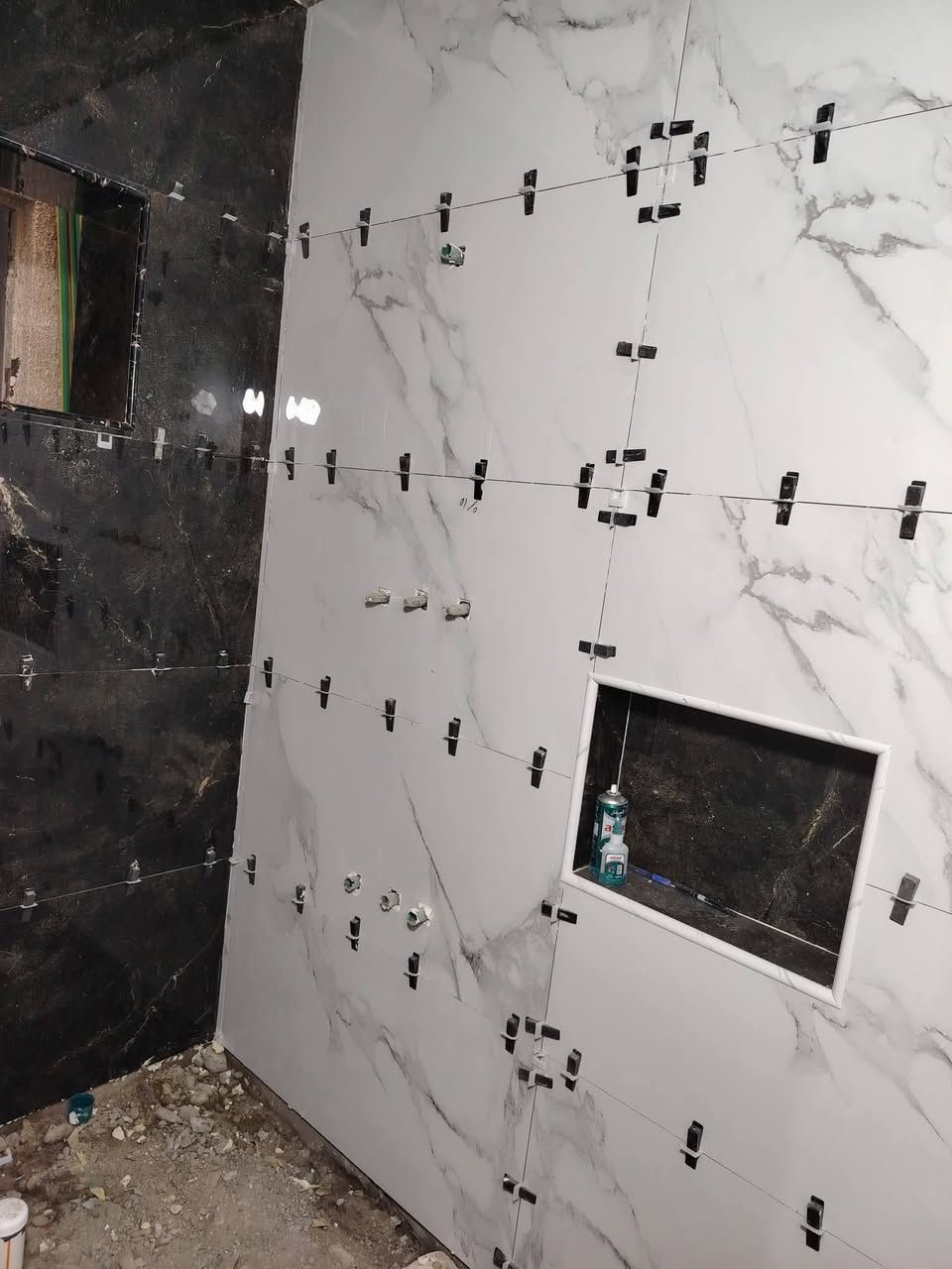 سلام عليكم خلفه سيراميك الي يحب اشتغله رقم ***********
