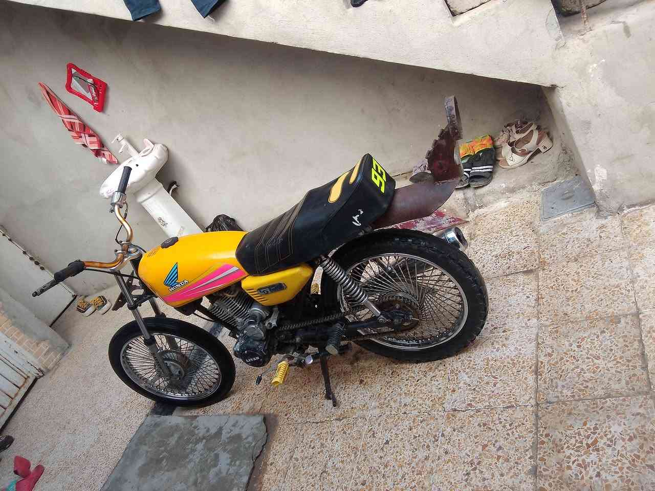 السلام عليكم مطار للبيع 400 وبمجال محرك خمسه جير مكاننا حي سومر***********
