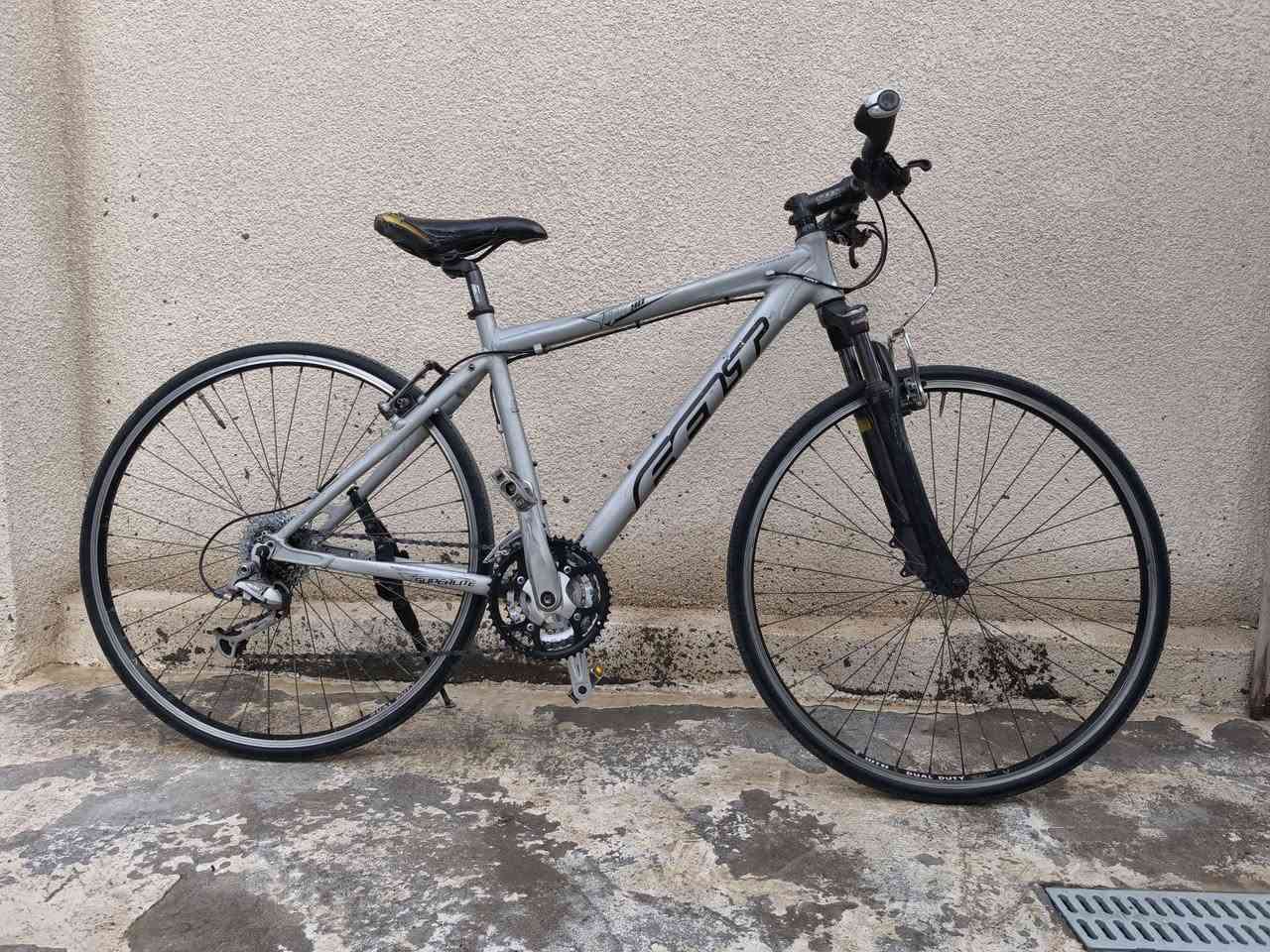 C700
حجم28 المنيوم
9نمر خلفية 
3نمر امامية
وكله شيمانو 
السعر 170
العنوان بغداد ابودشير 
للتواصل ***********
