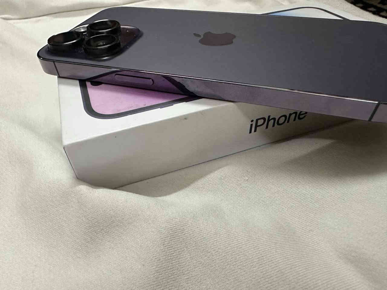 سلام عليكم 

ايفون 14 برو ماكس للبيع 
بطاريه 85 
ذاكره 256 
جهاز جديد تفحص وين متريد 
السعر 825 
تواصل واتساب ***********
