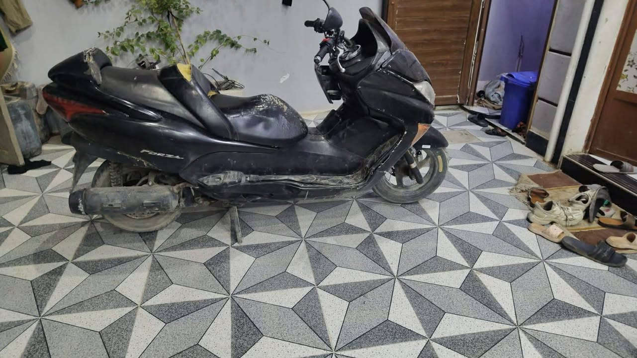 السلام عليكم دراجة فورزة للبيع 
مكلف بالنشر 
هذا رقم صاحبها 
‏‪0772 438 1555‬‏
