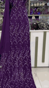 القطعة تجي قماش انتو تخيطو 🧵✂️
نوعية القماش جرجيت شغل كرستال💎
الصاية والثوب من نفس القماش👆

 الصاية مترين ونص والثوب ثلاث امتار ونص 
السعر 30 الف للحجز خاص 
***********
