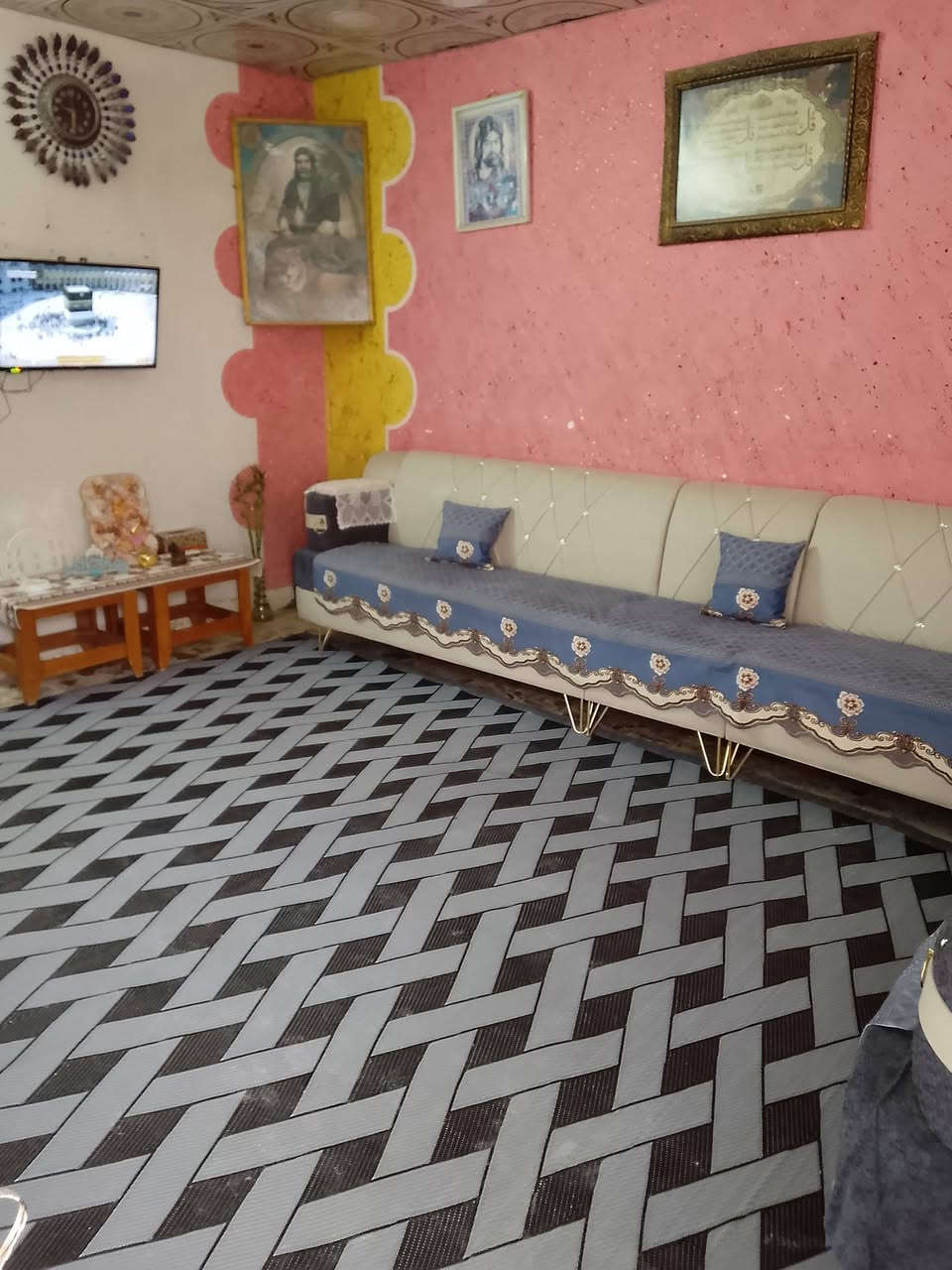 دار للبيع ابو شمع قرب السواق فيصل مساحه الدار 100 متكون من استقبال عرفه نوم وصاله ومطبخ وترك الاستفتار التصال على هذالرقم ***********
السعر 29/ الدار زراعي سند25
دار للبيع ابو شمع قرب السواق فيصل مساحه الدار 100 متكون من استقبال عرفه نوم وصاله ومطبخ وترك الاستفتار التصال على هذالرقم ***********
