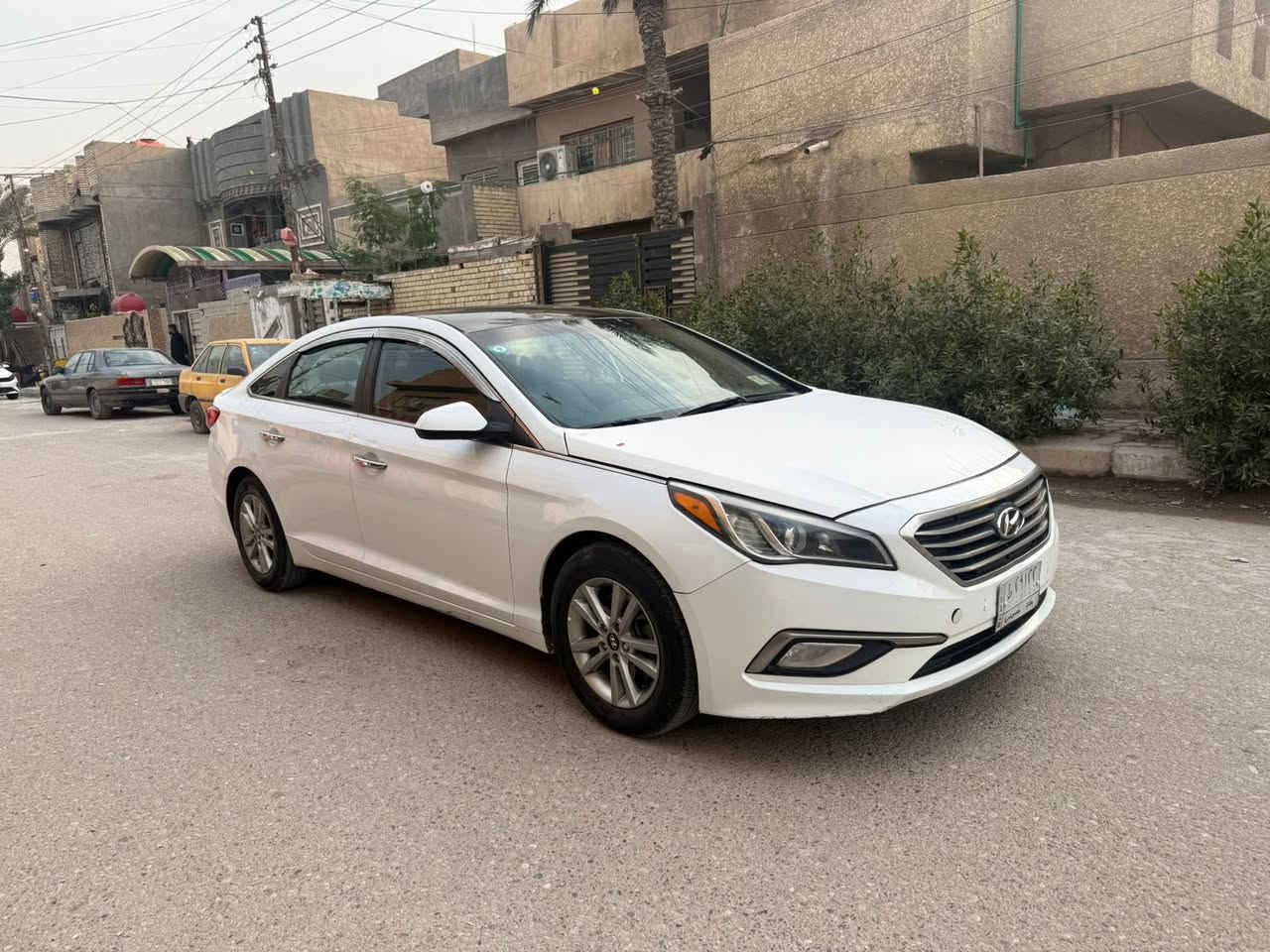 السلام عليكم عندي هونداي سوناتا موديل 2016 وارد امريكي حادث منشور ويه صور لالغد ولا شاصي صور الحادث بل منشور سياره جديده وجاهزه مابيه نقص برغي مكينه 2400 المرغوبه ما مفتوحه وشرط الفحص والسونار كير ATM المرغوب حداديه وتخم تاير قبل سبوع سويتهن سياره ليبل واحد بدون تبديل رقم بغداد ب اسمي تحويل مباشر 
تبريد ثلج ❄️
تدفئه 🔥
كامره خلفيه 
صندوك كهرباء 
سويجين شركه موجودات
بك لايت لد 
مانع انزلاق 
ثلاث وضعيات قياده 
سنتر لوك جهتين 
تحكم سترين جهتين 
حاكيه للاتصالات 
وبعد بيه هواي مواصفات
سياره ماشيه 76Mi حقيقي وشرط الفحص والسونار مكاني بغداد الرصافه  ***********
