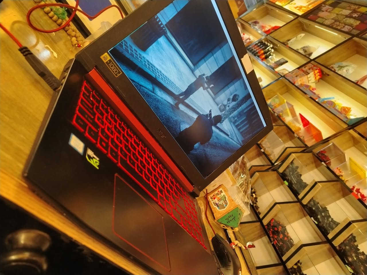 السلام عليكم ورحمة الله وبركاته
لابتوب كيمنك  acer nitro gaming
GTX 1050 TI 4G
CPU I5 7300 HQ
RAM 16 G
SSD 256
SCREEN 15.6
 كيبورد RGP احمر
لابتوب نظيف مع ماوس كيمنك وكيبورد كيمنك
محمل عليه GTA 5 لعبة سرقة السيارات 
بسعر ٣٩٠ قفل متلكة هيج سعر
بغداد حي القاهرة
*********** موجود واتساب
