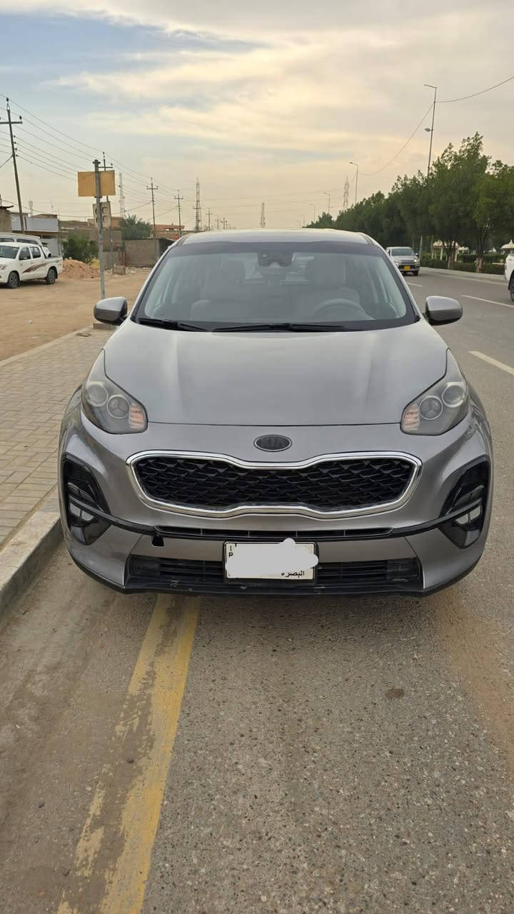 كيا سبورتج مديل ٢٠ وارد امريكي حادثه فقط دعاميه اماميه بدون داخل ولا شاصي وهنا بل عراق صار بيه بارد بل باب الامامي الايمن وباقي لسياره مكفول مكينه كير مكفولات ع فحص لسياره فول مواصفات عد لفتحه لسياره جديده وجاهزه من كلشي رقم بصره ومكاني بصره لسعر ١٦٥ وبيه مجال مامتواجد ع نت للستفسار *********** البصرة, العراق
